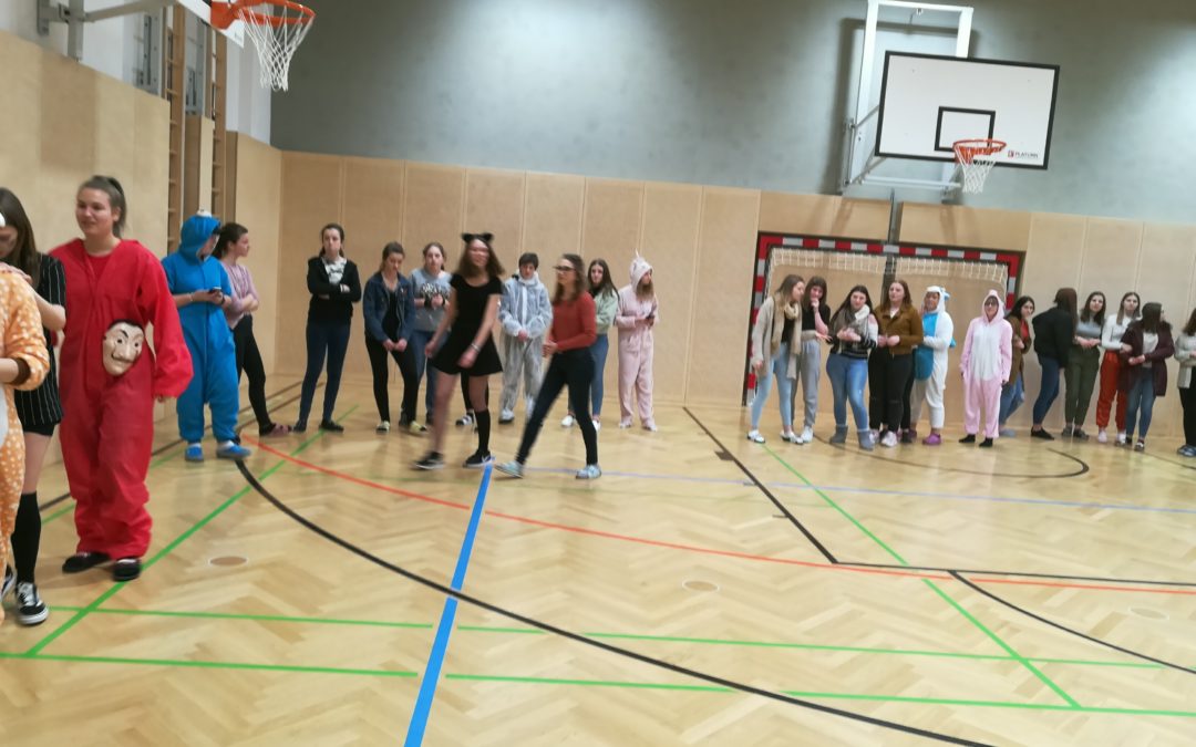 Närrisches Treiben an der HLW