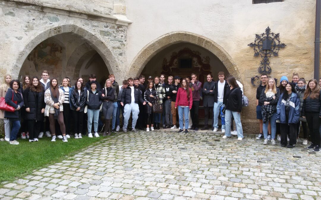 Maturant*innen auf Wallfahrt